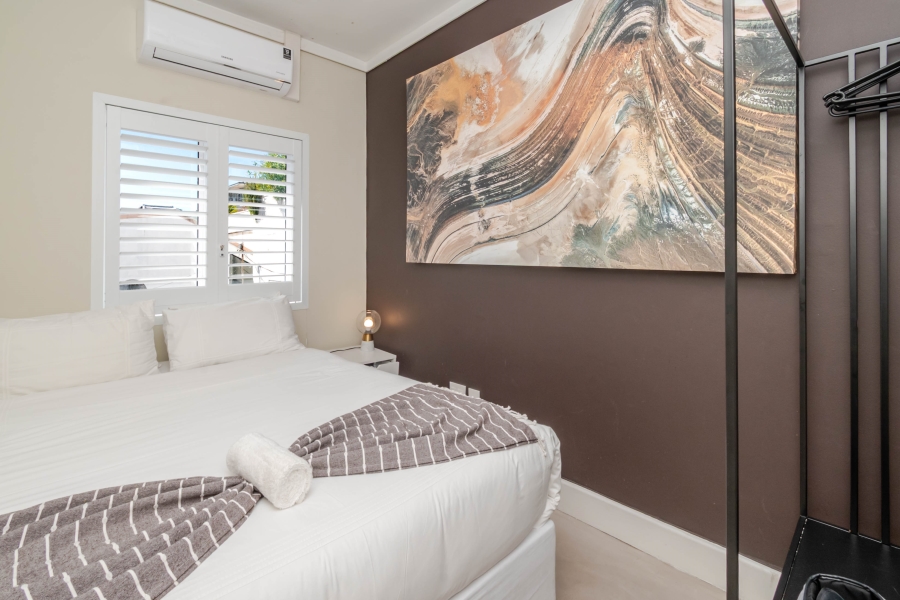 3 Bedroom Property for Sale in Sea Point Western Cape